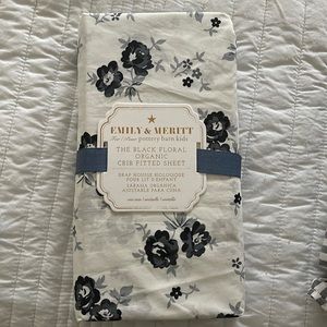 Emily & Meritt crib fitted sheet